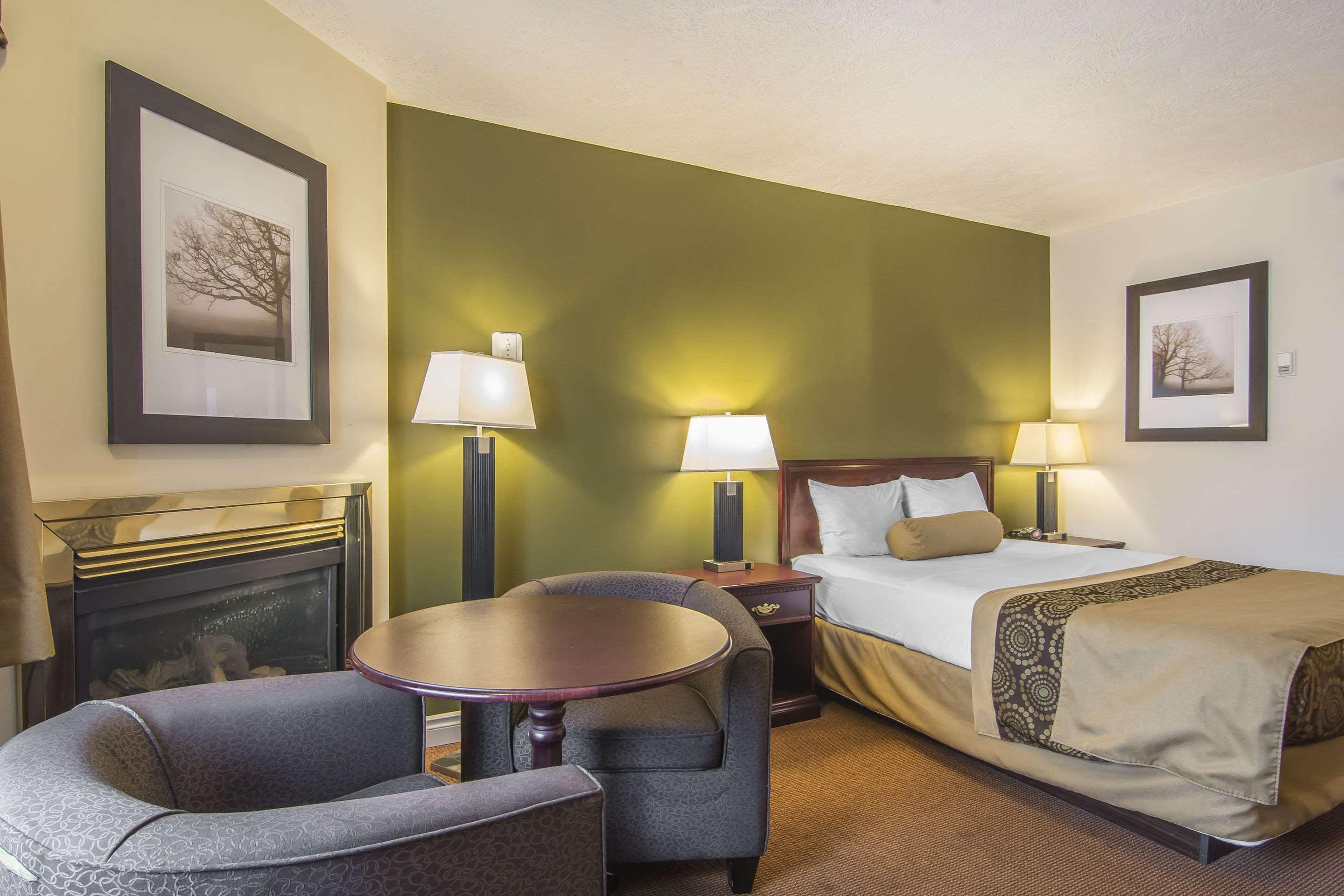 Econo Lodge Inn & Suites High Level Bagian luar foto