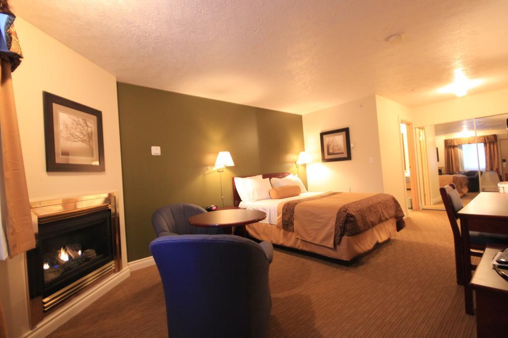 Econo Lodge Inn & Suites High Level Bagian luar foto