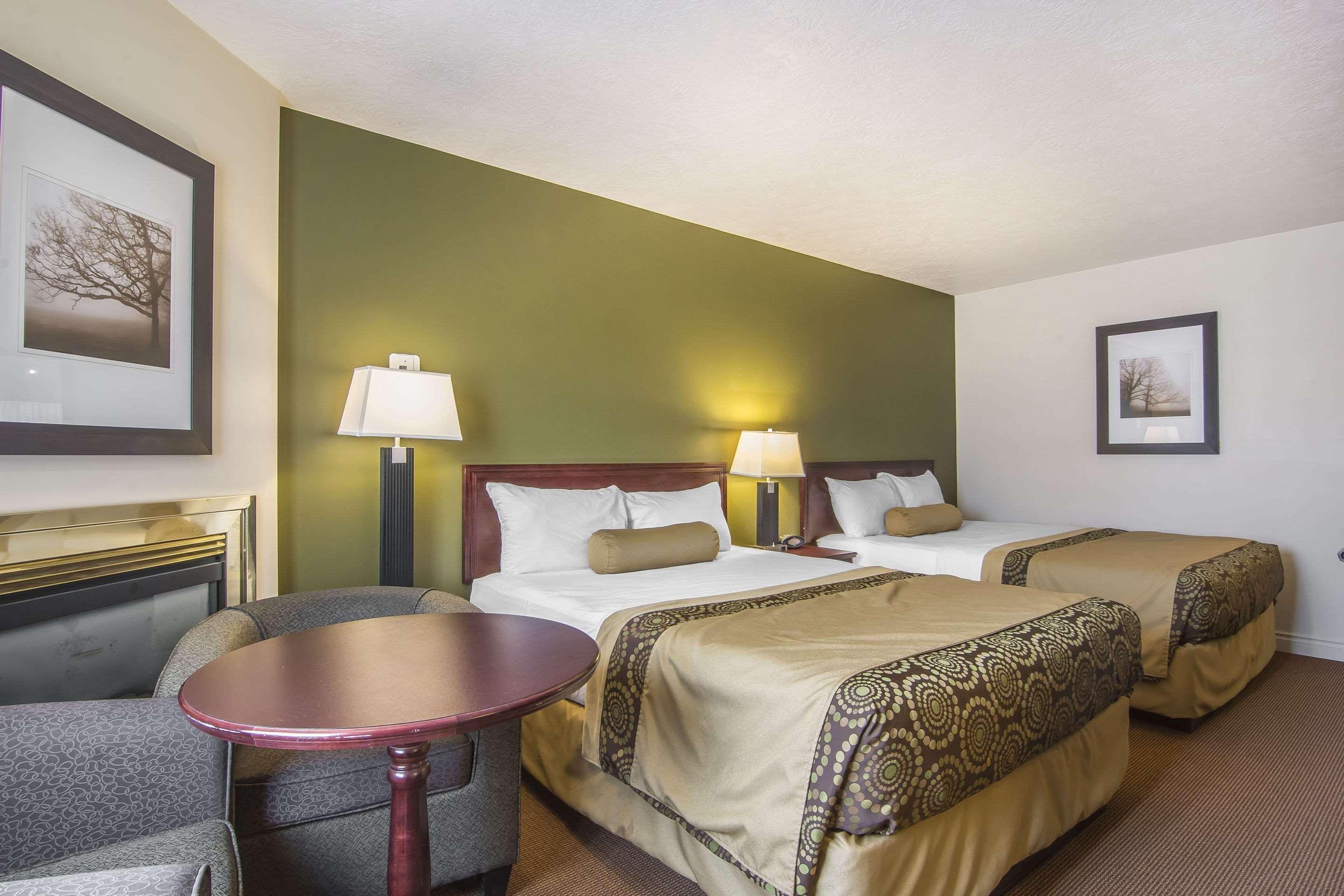 Econo Lodge Inn & Suites High Level Bagian luar foto