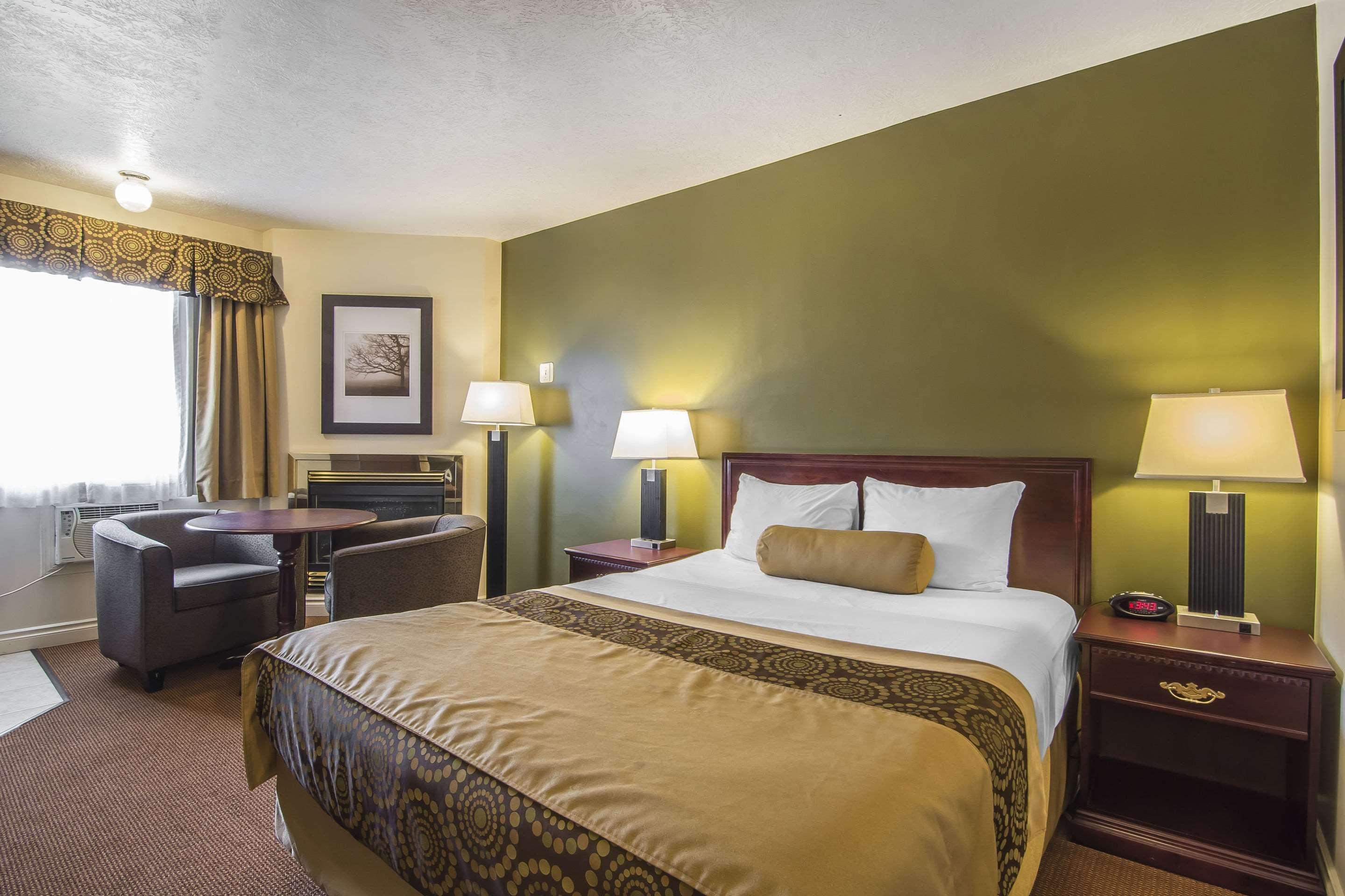 Econo Lodge Inn & Suites High Level Bagian luar foto