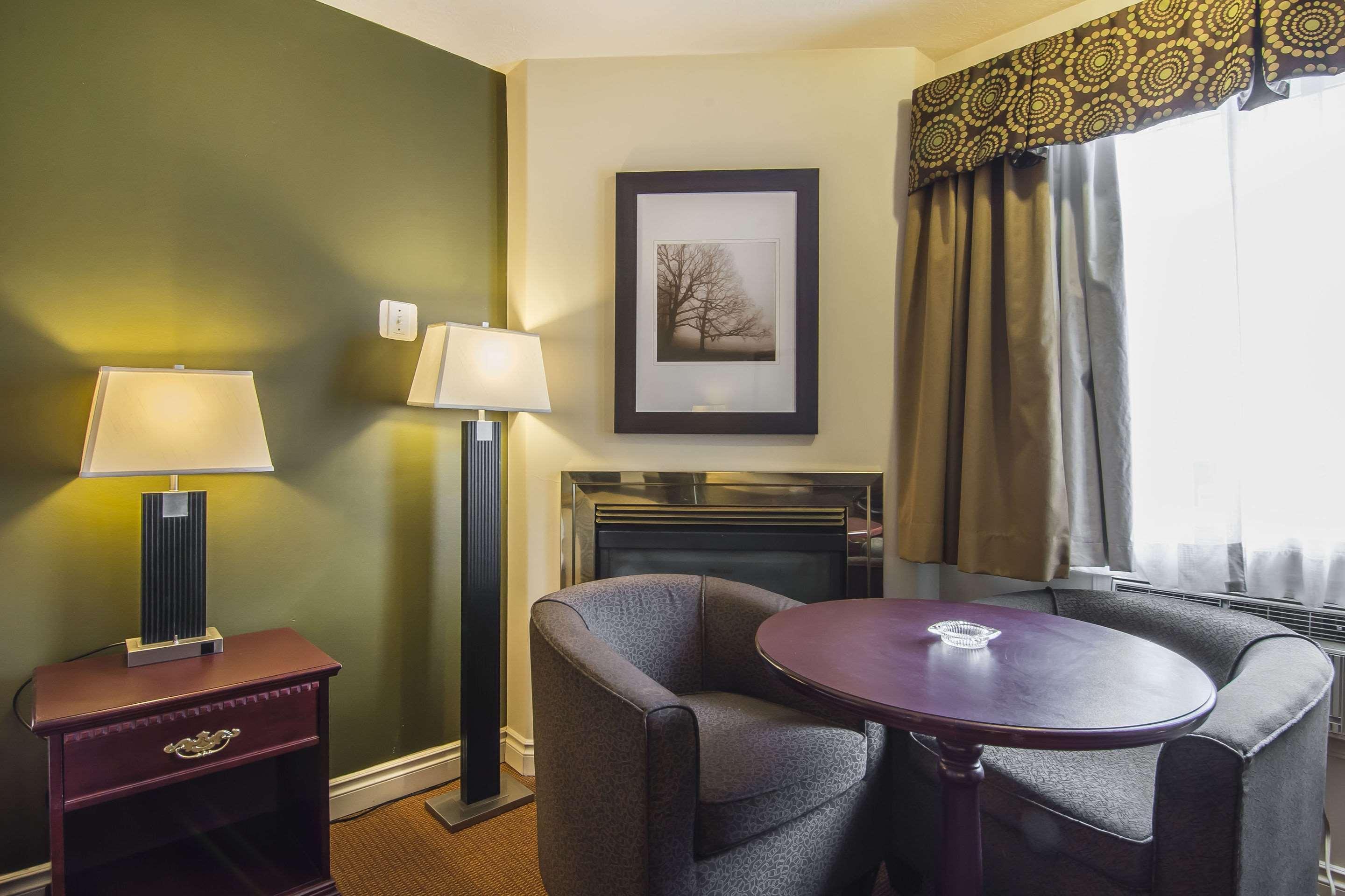 Econo Lodge Inn & Suites High Level Bagian luar foto